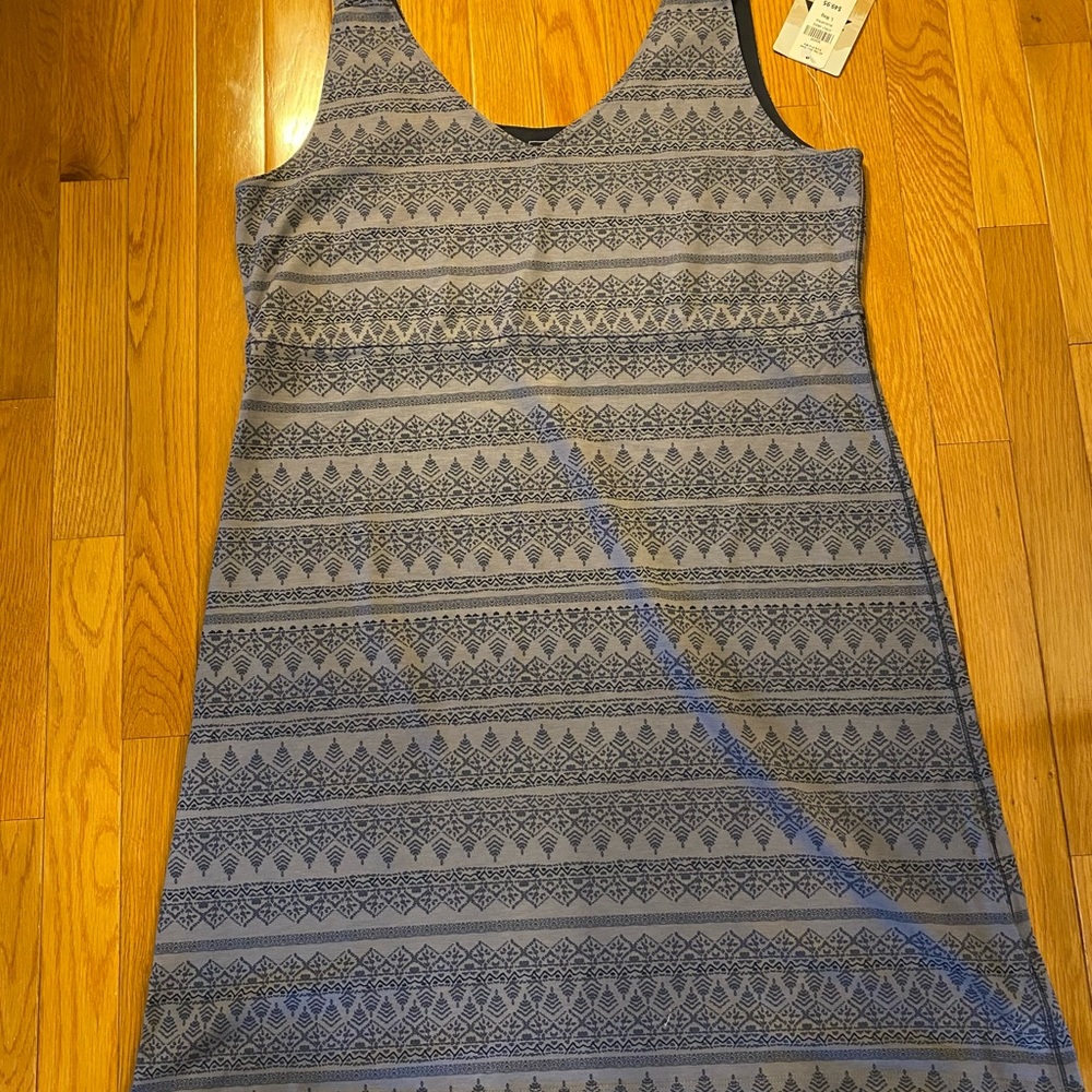 PLUM AND BLACK LLBEAN ACTIVE DRESS LARGE